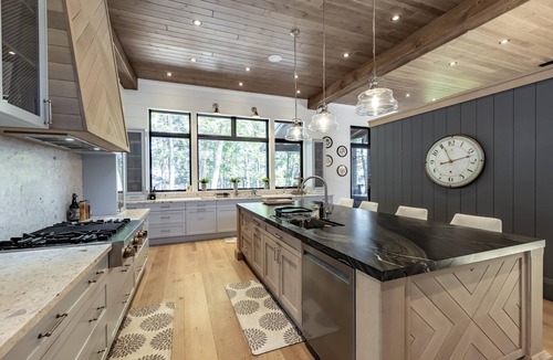 Muskoka Lakes Cottage | 10 bed 9 bath cottage on Walkers Point, Lake Muskoka
