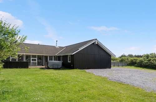 Vrist Strand House | 10 bedroom accommodation in Harboøre