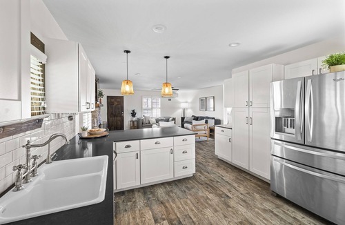 Dripping Springs House | 10 Bedroom | Pool | Hot tub | Pickleball | Firepit