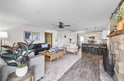 Dripping Springs House | 10 Bedroom | Pool | Hot tub | Pickleball | Firepit