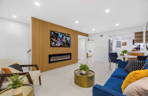 Coral Way House | 10 BEDS, 4 BATHS, Sleep 16 in the most Prime Location in Miami!