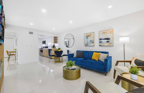 Coral Way House | 10 BEDS, 4 BATHS, Sleep 16 in the most Prime Location in Miami!