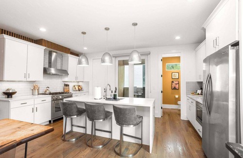 Eighth Avenue House | 10 Beds | Minutes to Broadway, Gulch & 12 South