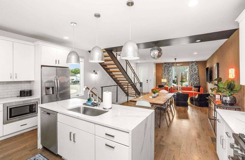 Eighth Avenue House | 10 Beds | Minutes to Broadway, Gulch & 12 South