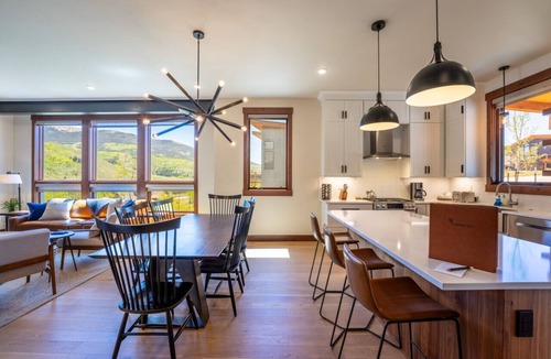 Silverthorne House | 10 Beds | Resort Amenities | Deck + Patio w/Mountain Views