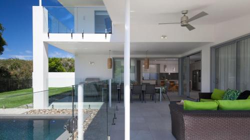 Yaroomba House | 10 Belle Mare Avenue