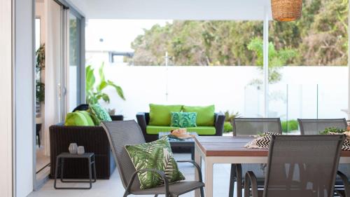 Yaroomba House | 10 Belle Mare Avenue