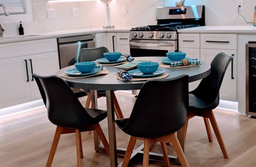 Mount Berry Apartment | 10 Burnett Ferry Rd