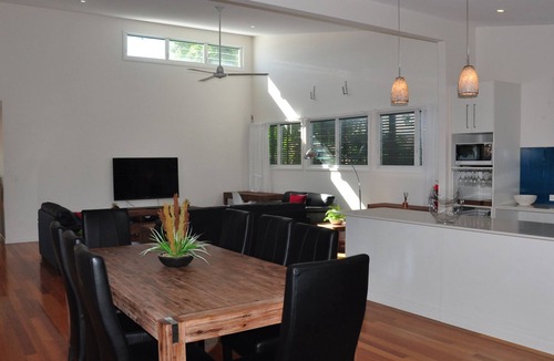 Rainbow Beach House | 10 Double Island Drive - Rainbow Beach