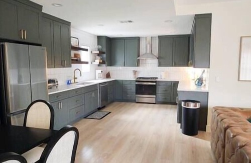 Terrell Heights House | 10 Guest-5 Beds-Pickleball-Basketball-Weber Grill