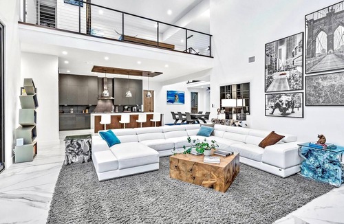 Knox - Henderson House | 10-Guest Capacity Luxury Showstopper Home