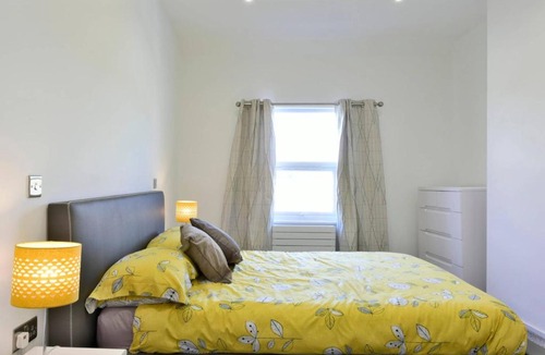 Hythe Apartment | 10 Marine Parade