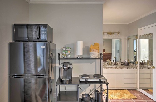 North Dallas Apartment | ~ 10 Mi to Downtown: Quiet Dallas Studio