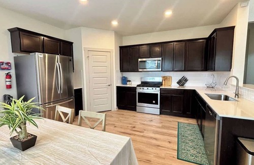 McNeil House | 10 Mi to Dtwn Austin Home w/Pool Access +Backyard