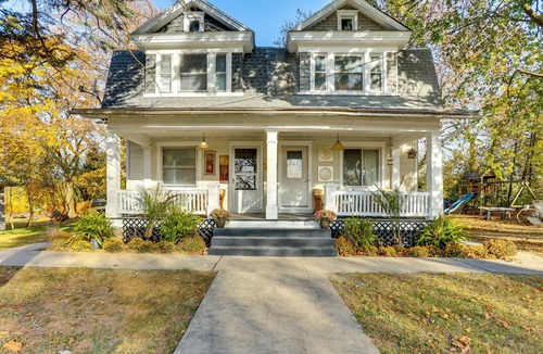 Annville House | < 10 Mi to Hersheypark: Duplex w/Fire Pit + Grill