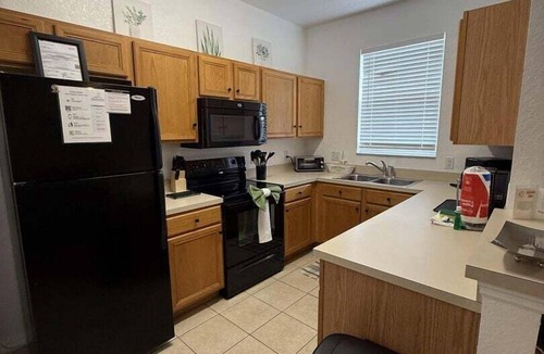 Regal Palms House | 10 miles to Disney, Water Slides, Lazy River, Arcade Room, Restaurant & bar on site, Spa and more!