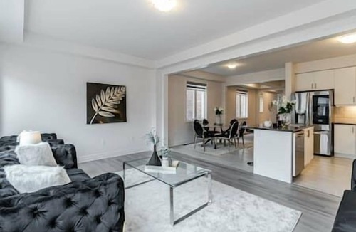 Niagara Falls Villa | 10 min drive from Niagara Falls -Luxury 4BR Villa
