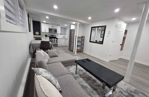 Tetreaultville Apartment | 10 min from Place Versailles. Superb 2-bedroom apartment