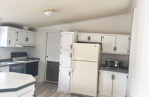 Pleasant Gap House | 10 min from the stadium , 3 bedroom, 2 bath.