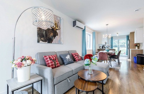 Longueuil House | 10-Min La Ronde Ride! Cozy Place, Free Parking!