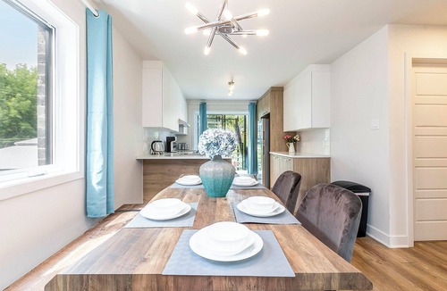 Longueuil House | 10-Min La Ronde Ride! Cozy Place, Free Parking!