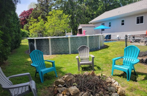 Wakefield-Peacedale House | 10 min to all beaches! Above grnd pool! Sm dog friendly