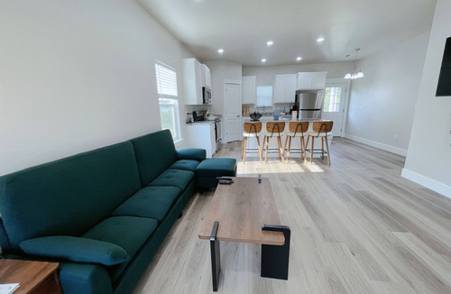 Durant House | 10 min to Casino, 2b/1b cozy new home in 2025