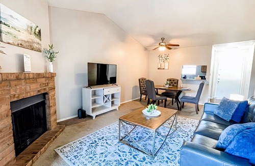 Northwest Corpus Christi Apartment | 10 Min to Downtown: Pet-friendly, TV with Parking
