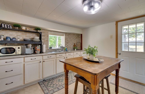 Toledo House | 10 min to Elmarra River: Home w/Fire Pit & Grill!