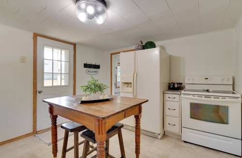 Toledo House | 10 min to Elmarra River: Home w/Fire Pit & Grill!