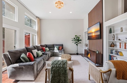 West University Place House | 10 Min to FIFA | 4BR 3BA | Sleeps 8 | 3 Kings
