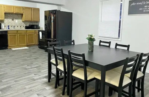 Indianapolis House | 10 Min to Lucas Oil, Sleeps 9! Huge 3 Bd 2ba Home