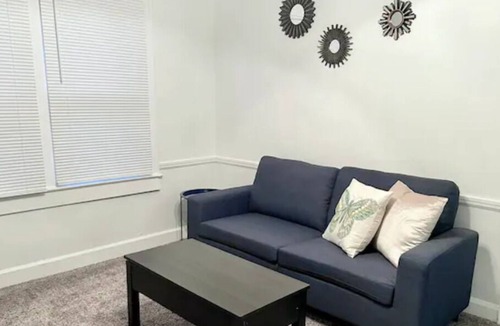 Indianapolis House | 10 Min to Lucas Oil, Sleeps 9! Huge 3 Bd 2ba Home