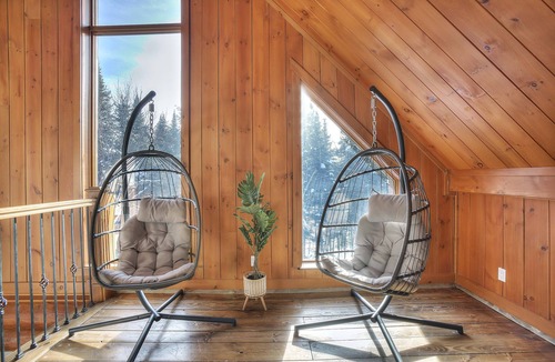 Lac Superieur Village Ski Chalet | ☆ 10 min to ski Mont-TREMBLANT ⛷ Spa, Fireplace, pool table, Lake Access ☀