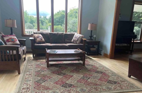 Fletcher House | 10 min to Smuggler’s Notch