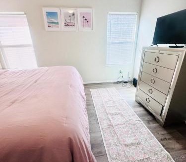 John T White House | 10 Min to World Cup - Modern 4BR Near DFW