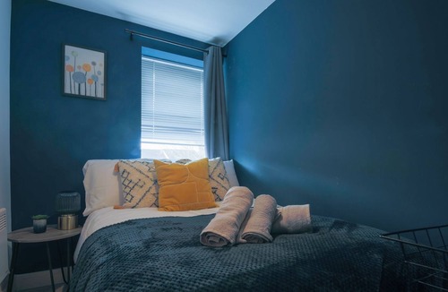 Atlantic Wharf Apartment | 10 min walk to City Centre 2 Bed Flat with Parking