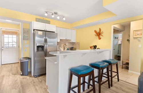 Newburyport Apartment | 10 Mins From Downtown | Walk to Beach & Lighthouse