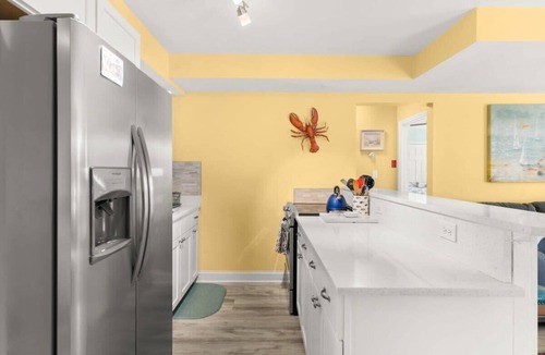 Newburyport Apartment | 10 Mins From Downtown | Walk to Beach & Lighthouse