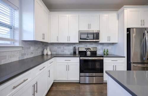 Charlotte Park House | 10 Mins To Broadway - West Side Charmer