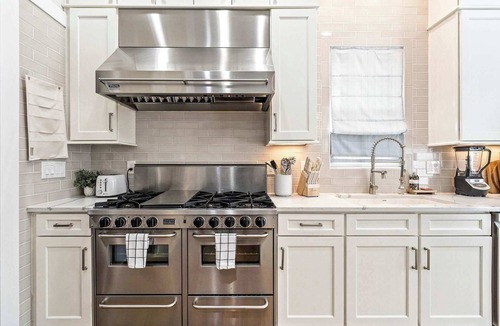 Midtown House | 10 Mins to Mercedes-Benz Stadium | Dog Friendly