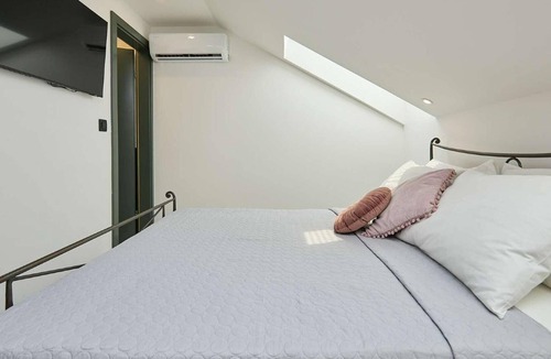 Pile Villa | 10 mins walk to Dubrovnik Old Town, mountain views
