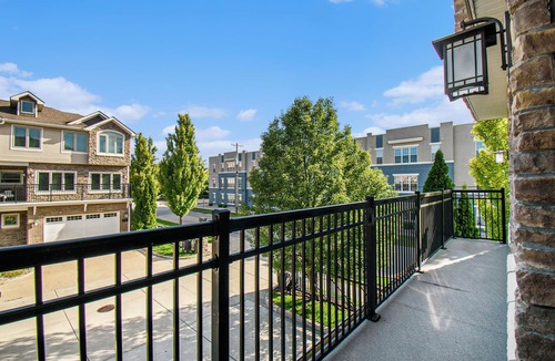 Notre Dame House | 10 Minute Walk to Notre Dame Stadium - 1st Class Accommodations - Updated 2024