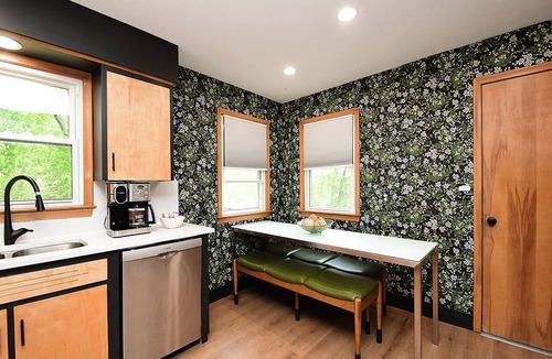 South Central Omaha House | 10 Minutes from downtown, minutes UNMC, Aksarben, Blackstone and Dundee/grill