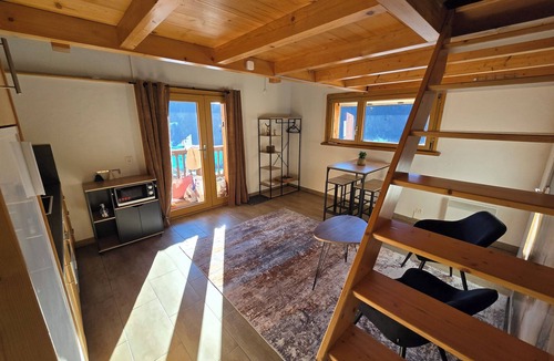 Saint-Pierre-de-Clages Apartment | 10 minutes from Verbier