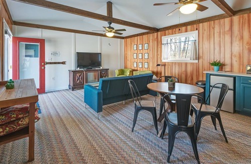 Fairview House | 10 minutes to Asheville, Biltmore Estate, hike and bike trails