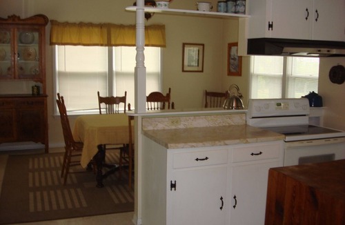 Kingsbury House | 10 Minutes to San Marcos, New Braunfels or Seguin - Family and pet friendly