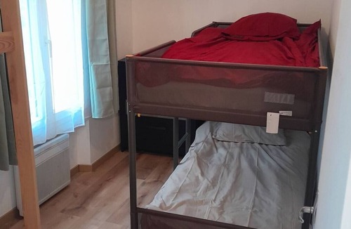 Gonesse Apartment | 10 mn to CDG Airport ! Family-sized flat .