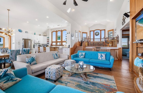 Carova Beach House | 10% off 6-21 wk + 2 late Aug wks! 4WD needed, private pool & great ocean views!