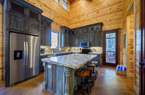 Broken Bow Cabin | 10% Off Member Deal Sleeps 18 Walk2Town Hot Tub Firepit Deck Playground Game Rm